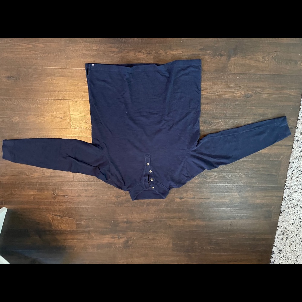 Blue sweater. XL.